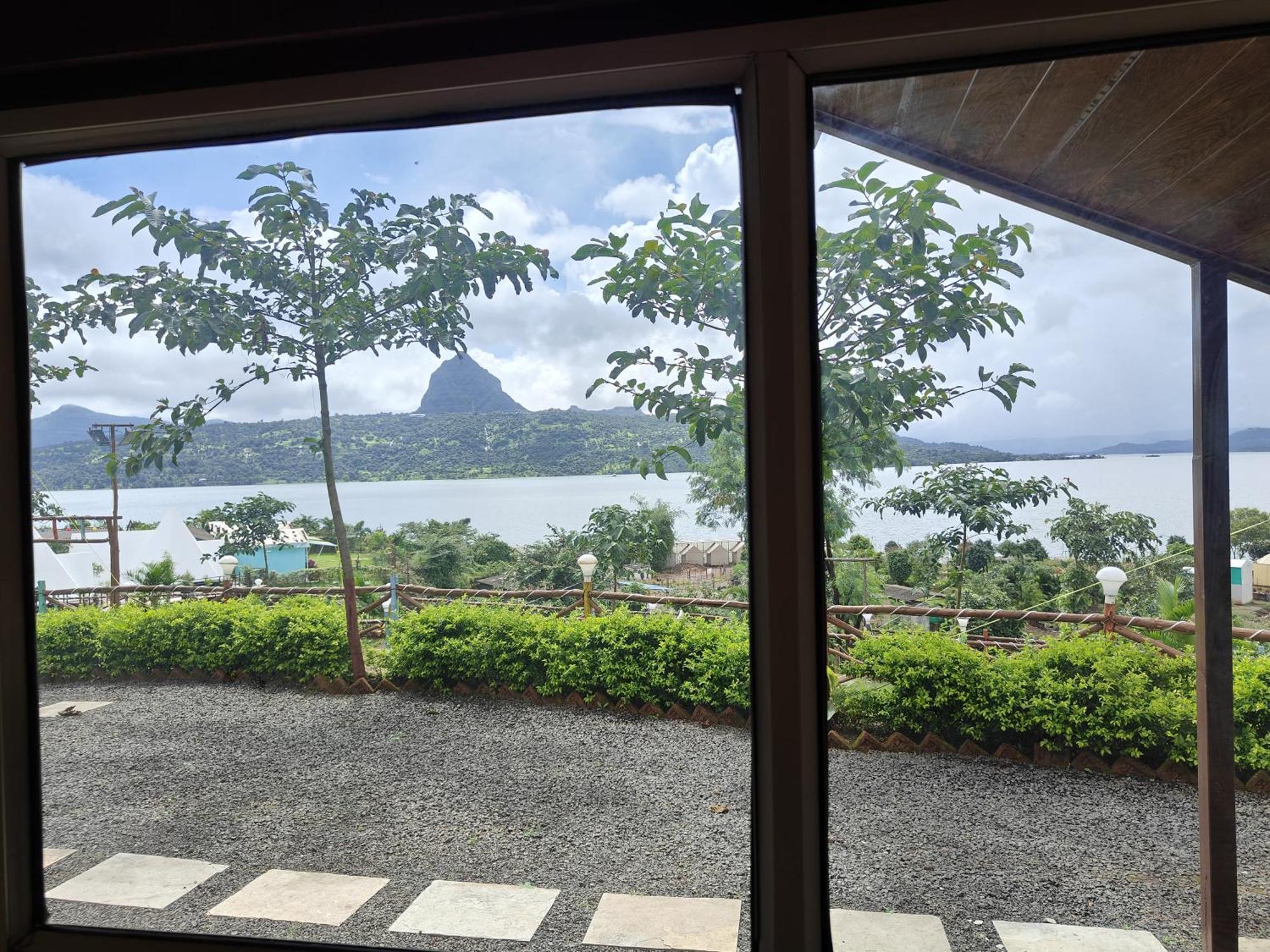 Shelby Pawana Lake Cottages & Camping Tents Lonavala Dış mekan fotoğraf